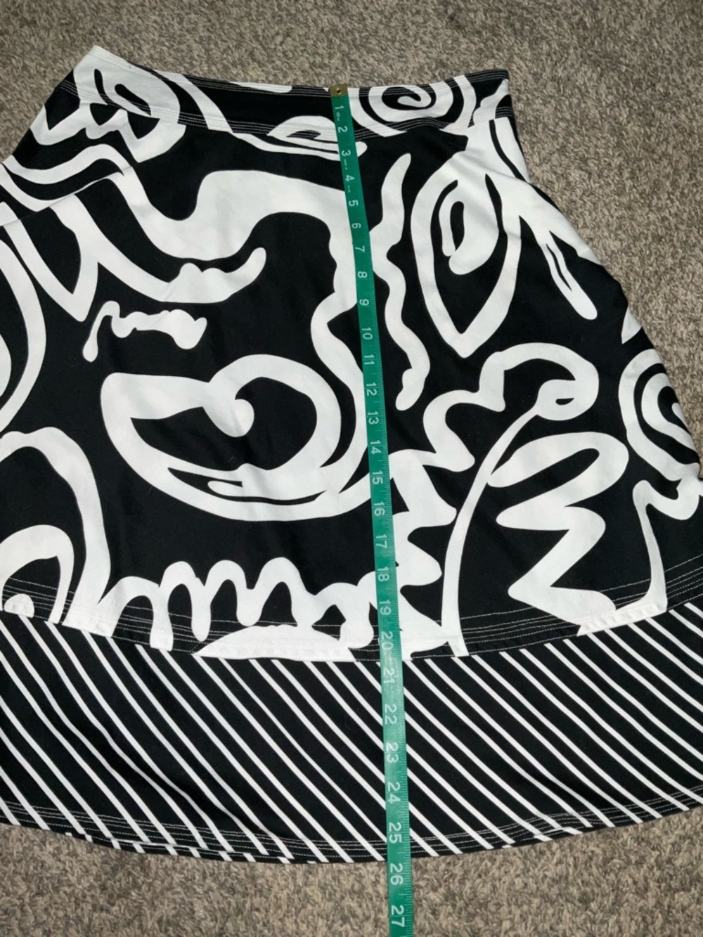 Allison Taylor Black and White Avant-Garde Graphic Circle Skirt size 8 - Picture 7 of 7